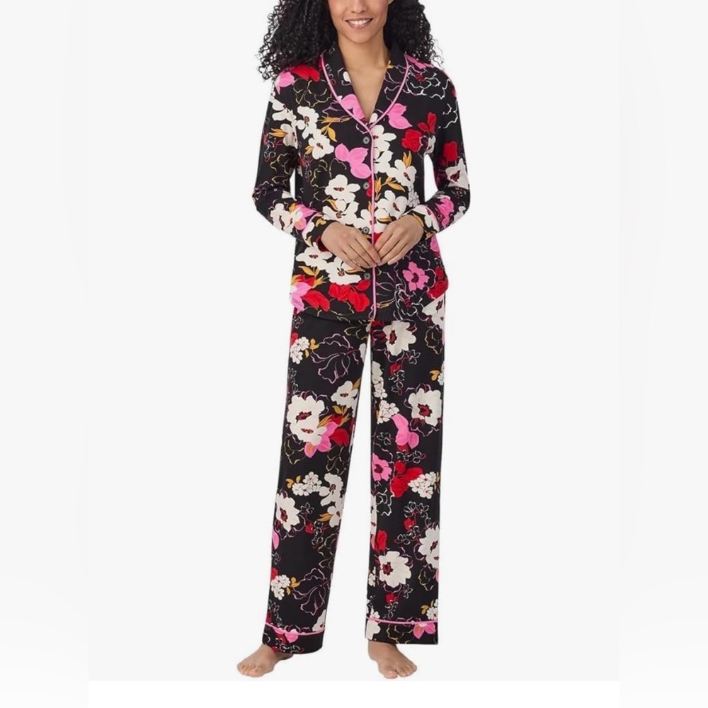 Room Service 2-Piece Black Floral Shawl Collar Pajama Set Size Medium
